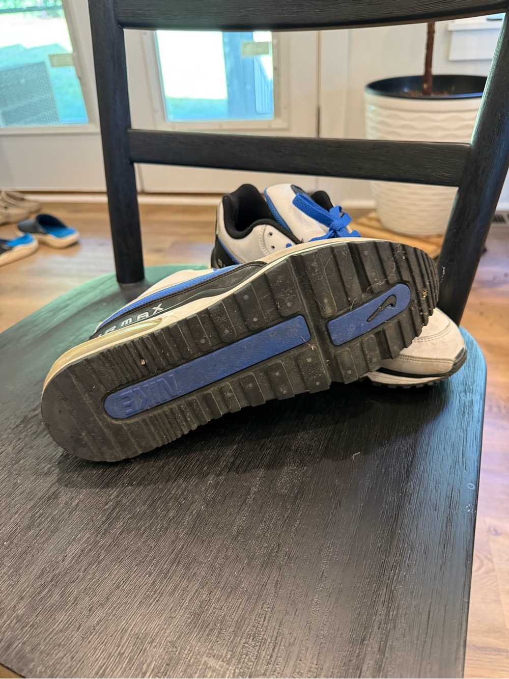 Nike Air Max White, Blue & Black Men's Sneakers - Picture 3 of 4